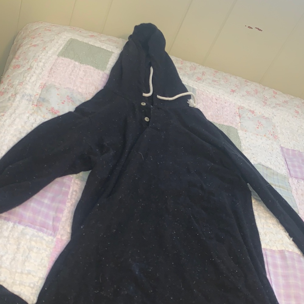 kinda thin black hoodie, pretty long (fits like a medium/large) barley worn
